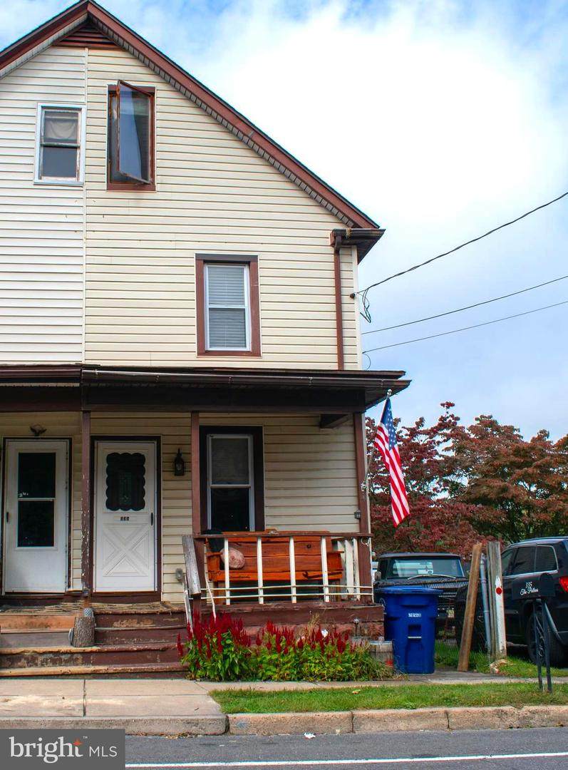 335 New York Avenue - Photo 1