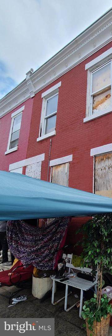 2927 Howard Street - Photo 1