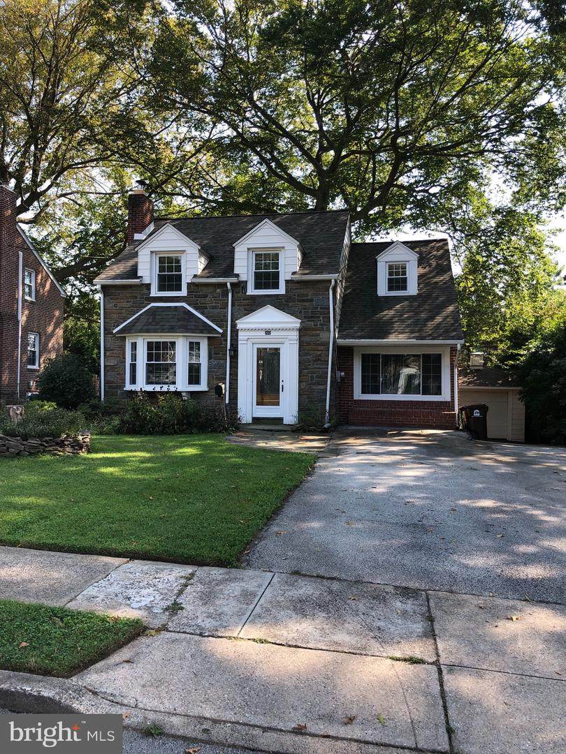 202 Essex Avenue - Photo 1