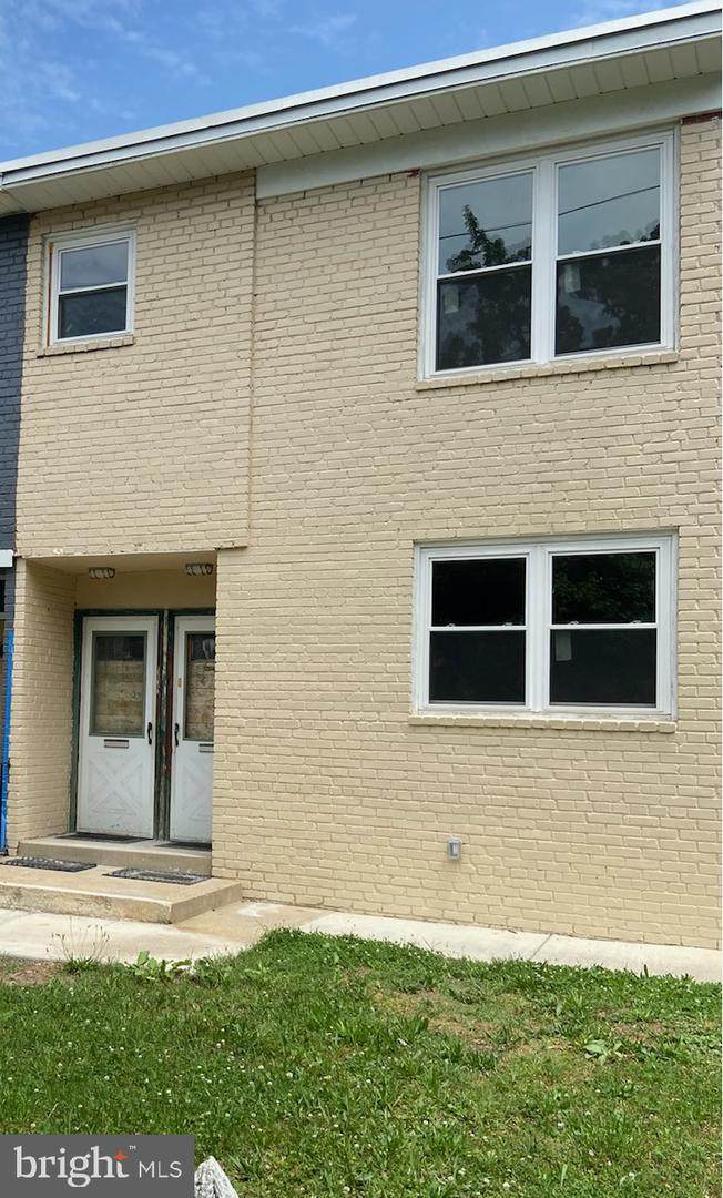 214 Webster Street - Photo 1