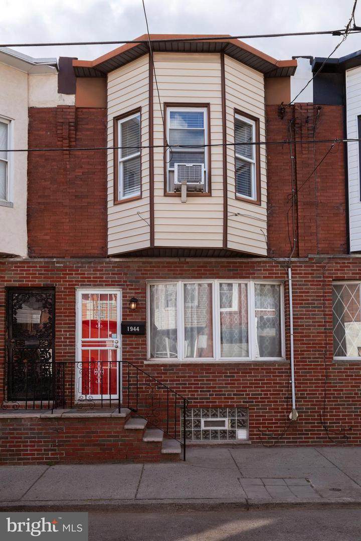 1944 Woodstock Street - Photo 1