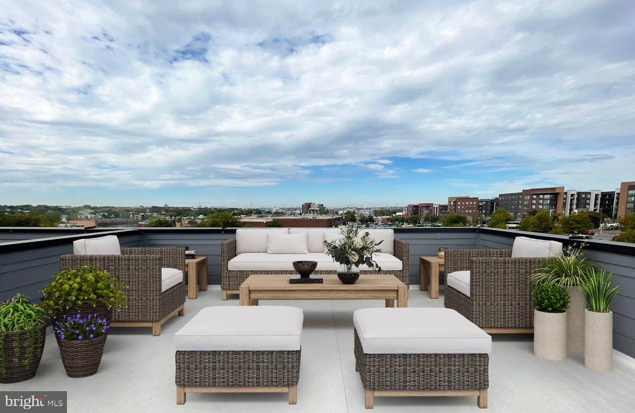 812 18TH Street - Photo 1