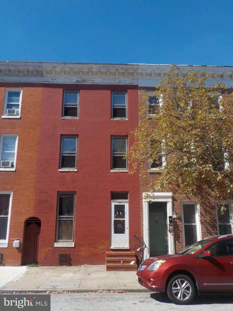 830 Bond Street - Photo 1