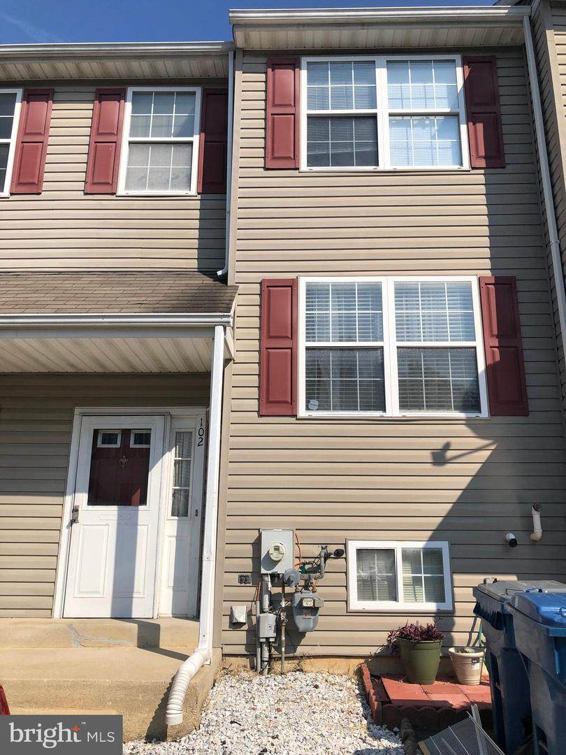 102 Wimbledon Court - Photo 1