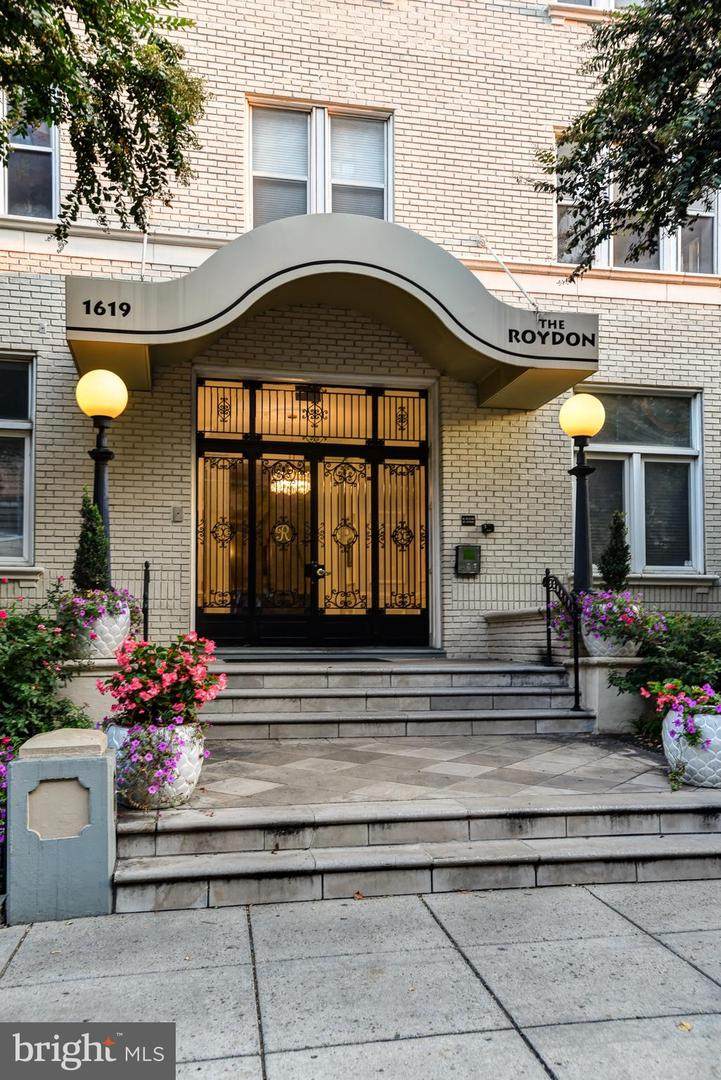 1619 R Street - Photo 1