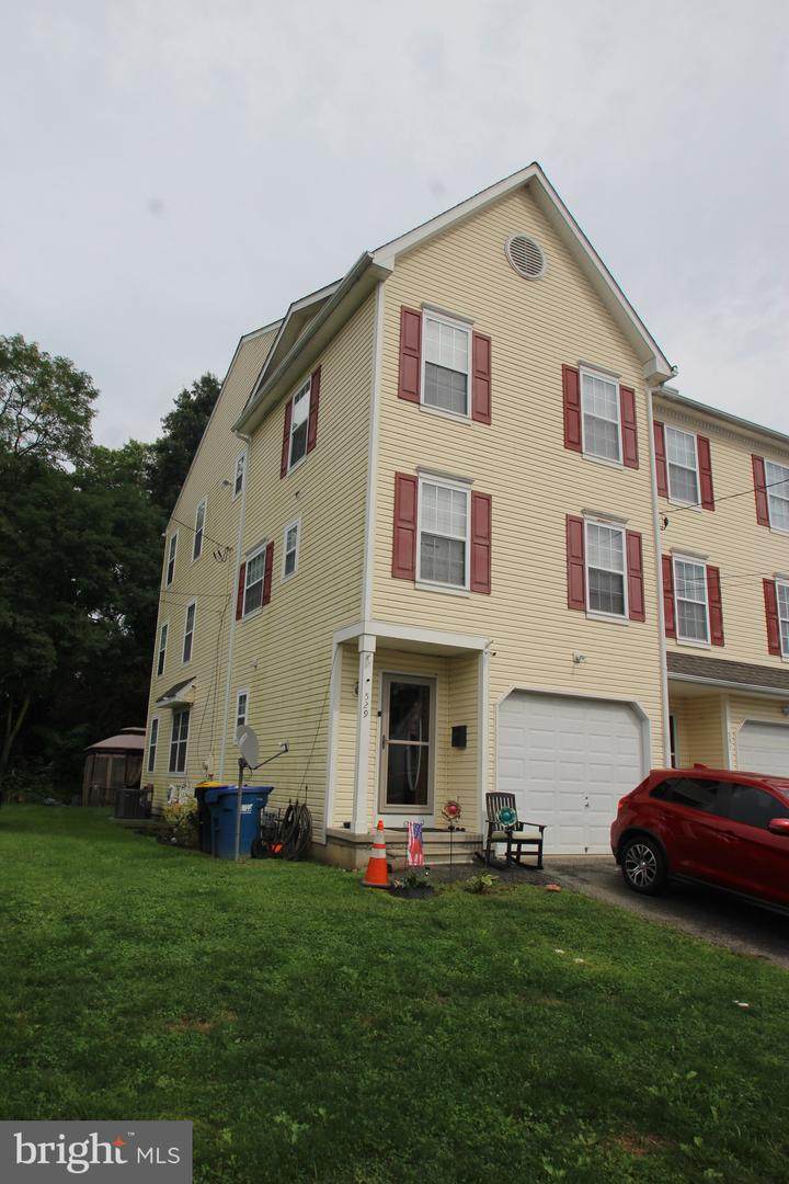 529 Center Street - Photo 1