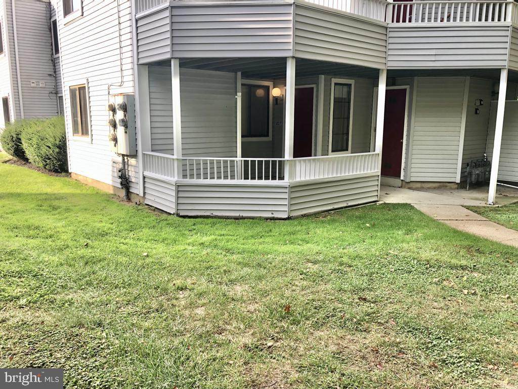 807 Abbey Court - Photo 1