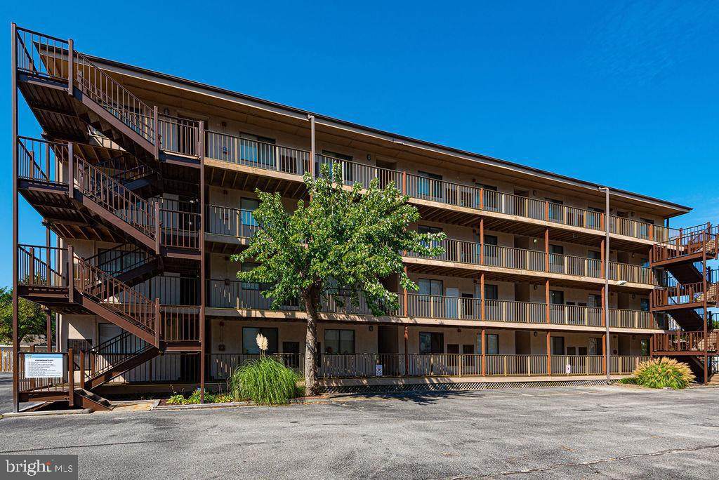 204 33RD Street - Photo 1