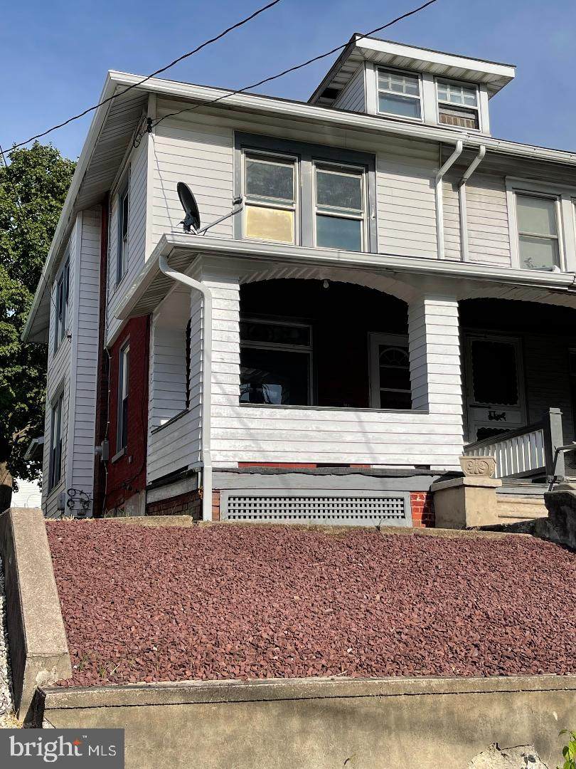 311 4TH Street - Photo 1