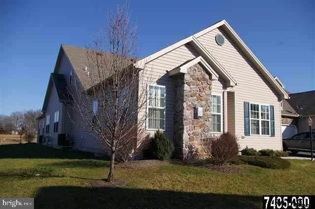 9 Ivy Lane - Photo 1