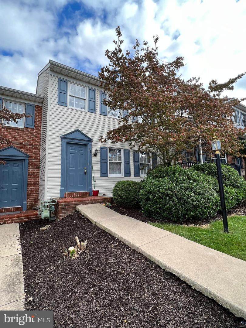 455 Robin Hill - Photo 1