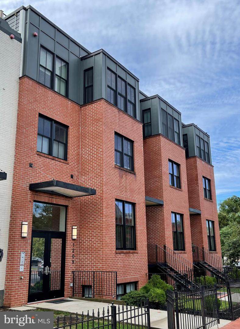 1209 G Street - Photo 1