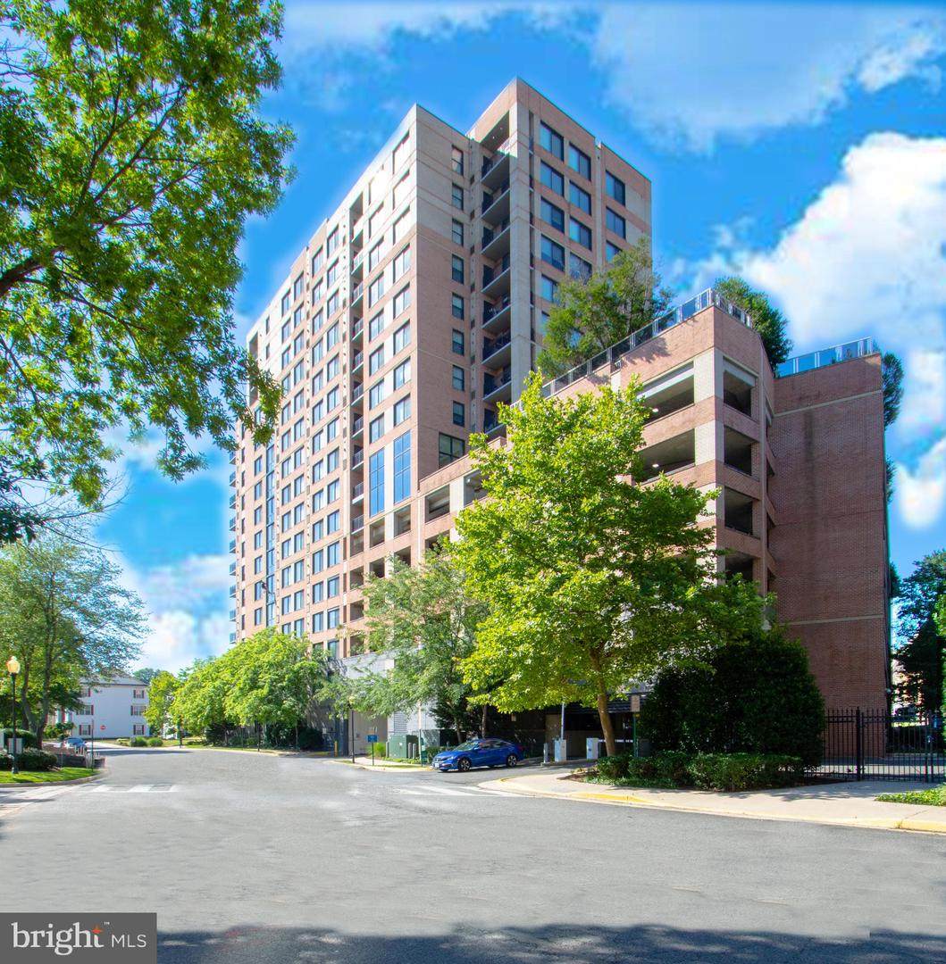 2451 Midtown Avenue - Photo 1