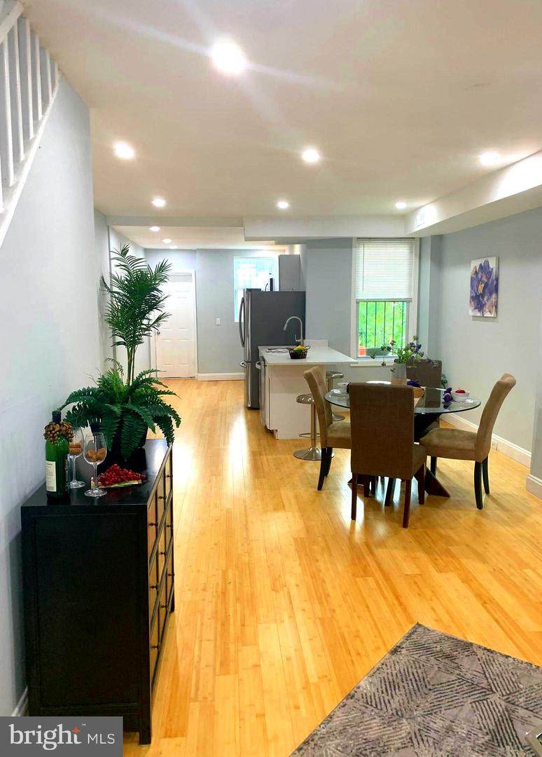 2832 Pelham Avenue - Photo 1
