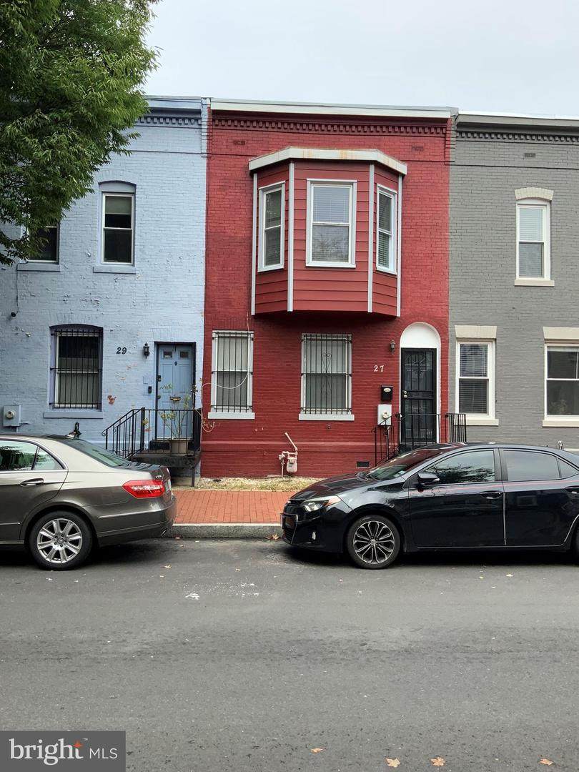 27 Bates Street - Photo 1