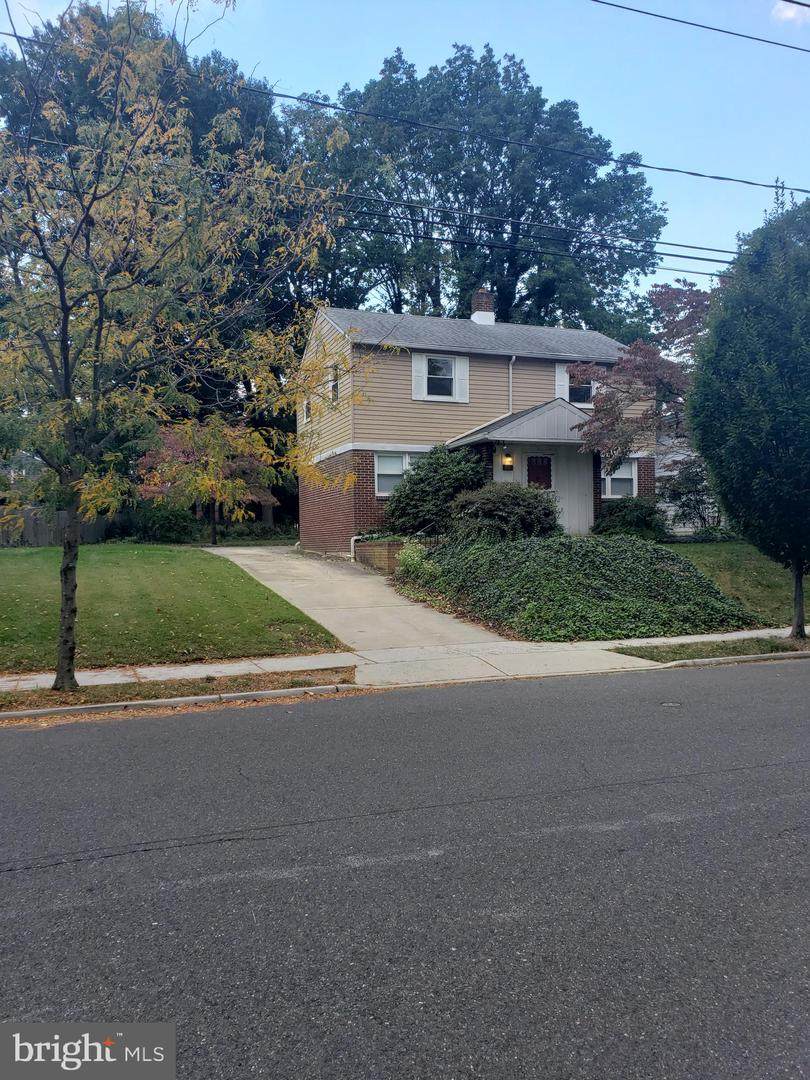 201 Briarwood Avenue - Photo 1