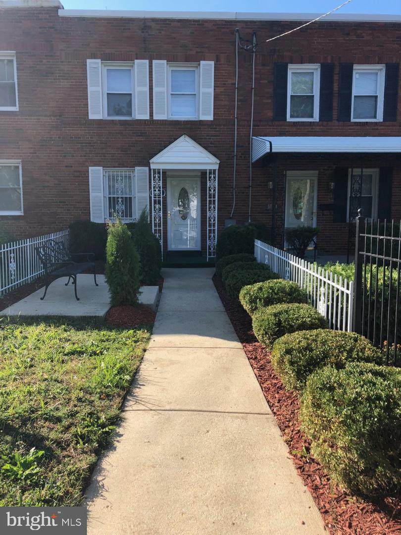 5803 Dix Street - Photo 1