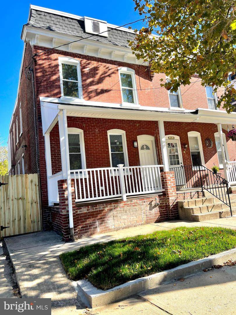 519 Vandever Avenue - Photo 1