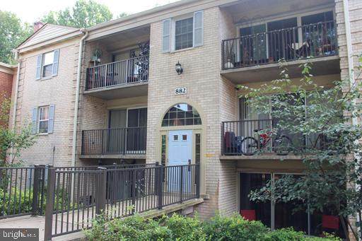 882 College Parkway - Photo 1