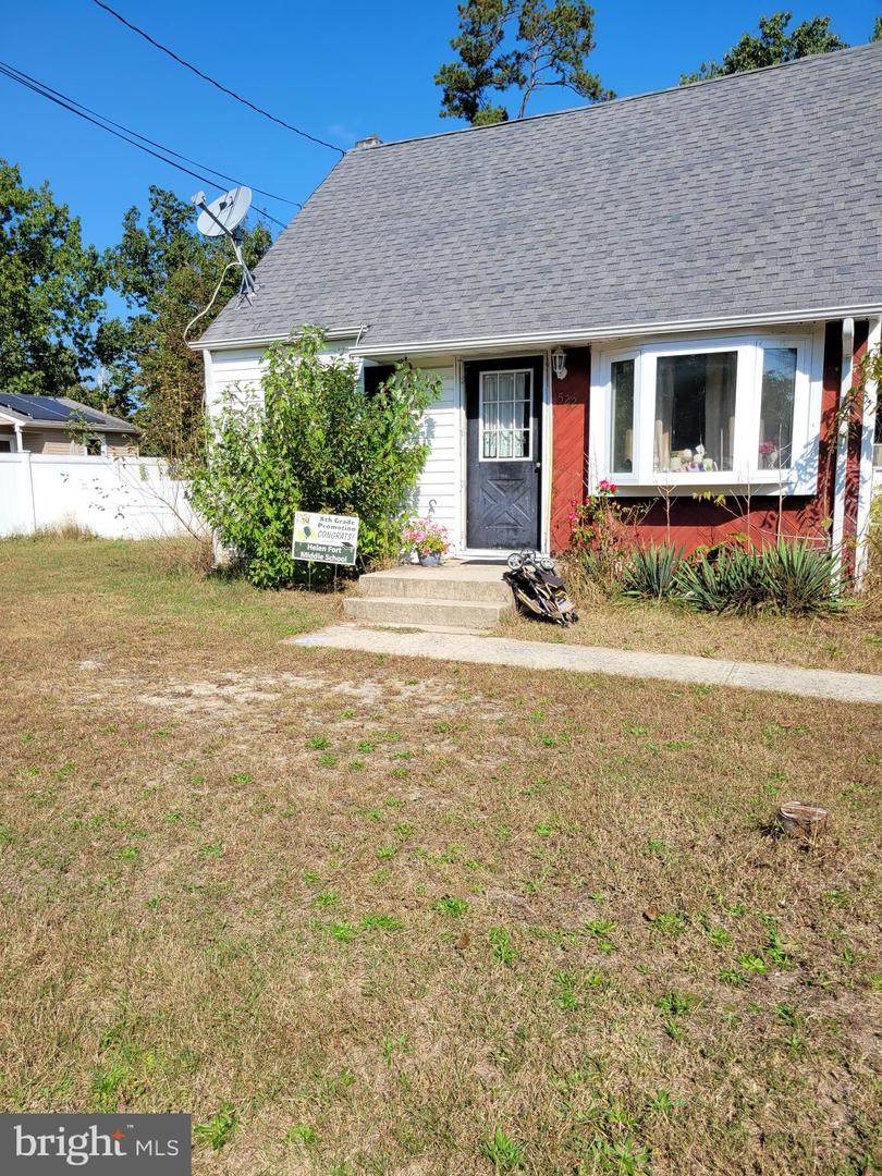 522 Laurel Boulevard - Photo 1