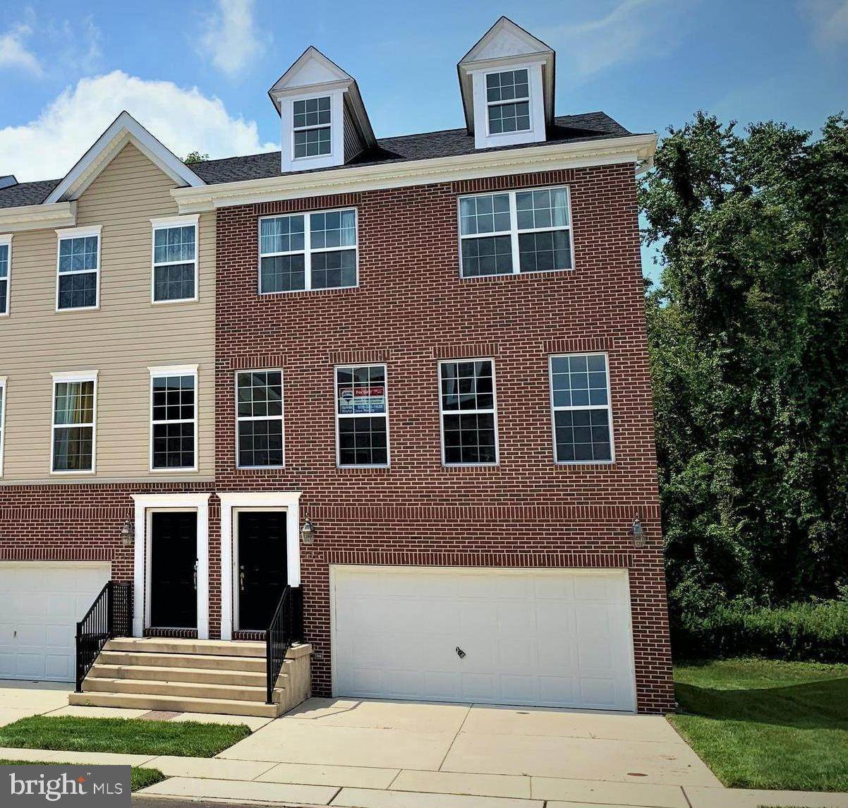 135 Creekside Way - Photo 1
