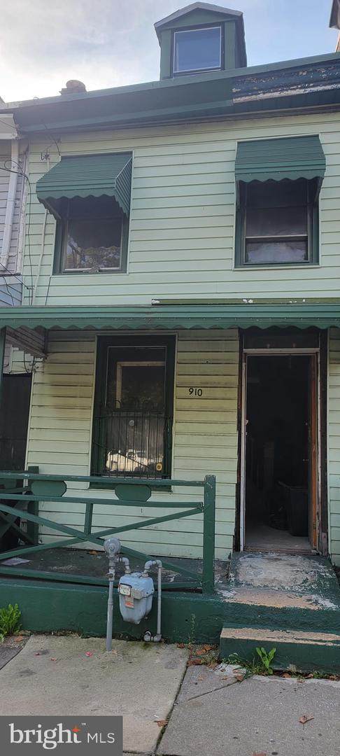 910 Maryland Avenue - Photo 1