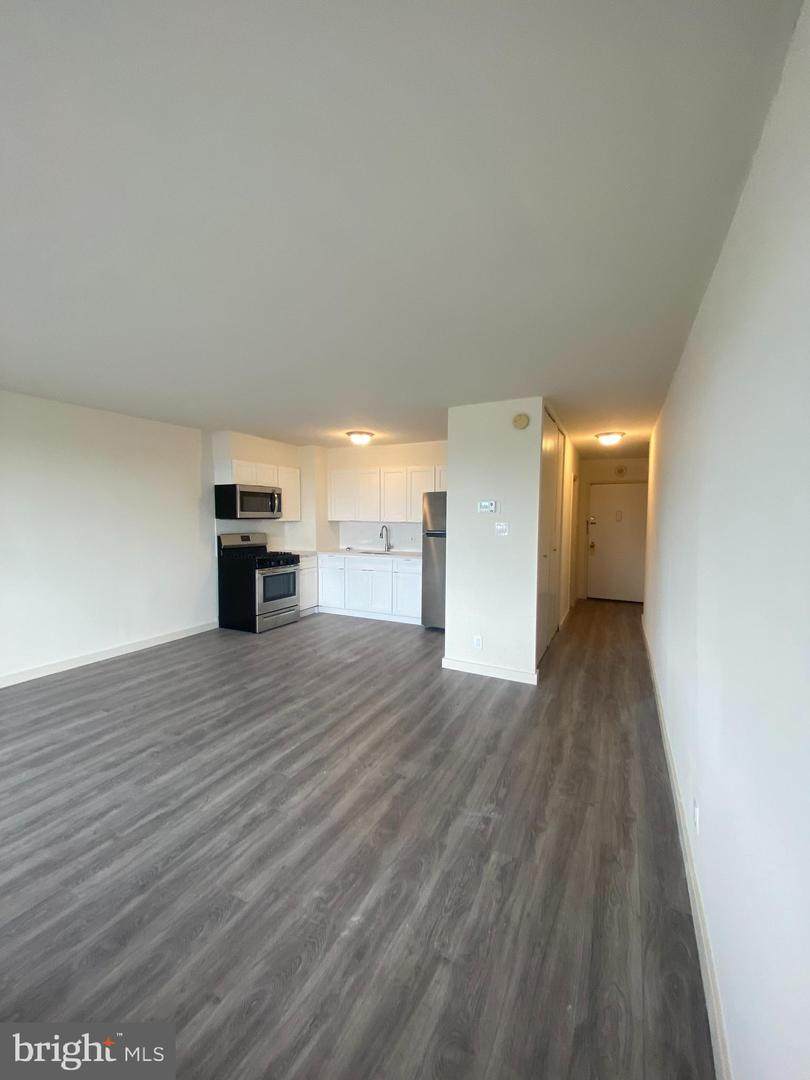 2401 Pennsylvania Avenue - Photo 1