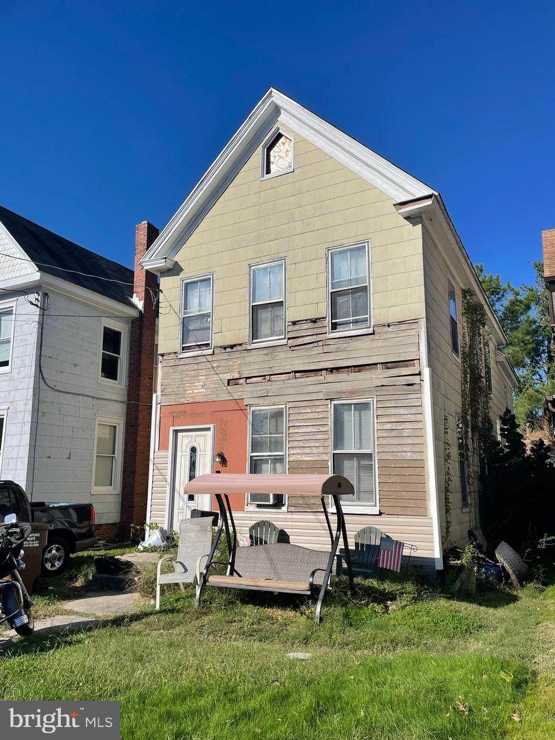 903 Race Street - Photo 1