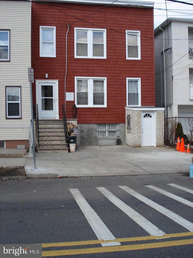 636 7TH AVE - Photo 1