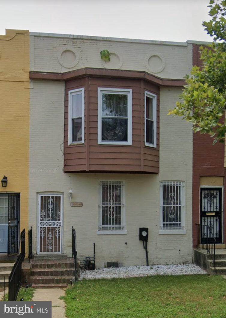 136 Q Street - Photo 1