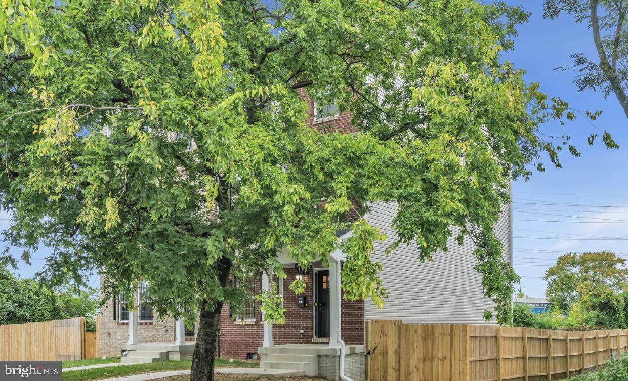 4402 Lee Street - Photo 1