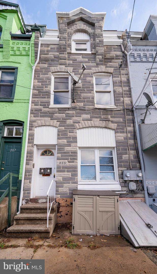 205 Schuylkill Avenue - Photo 1