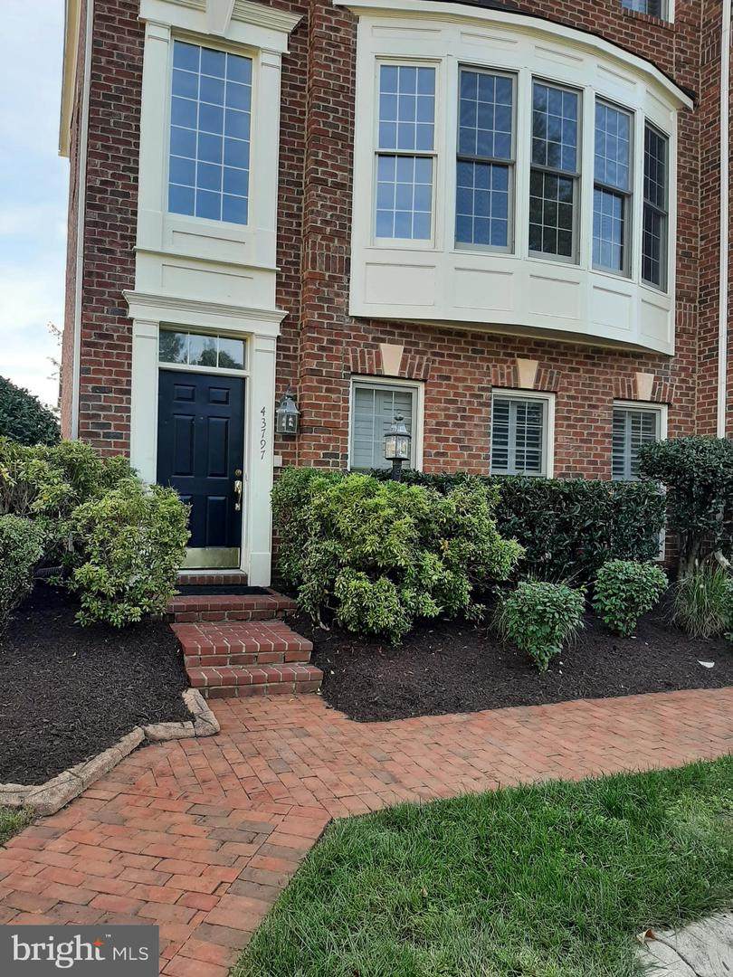 43797 Apache Wells Terrace - Photo 1