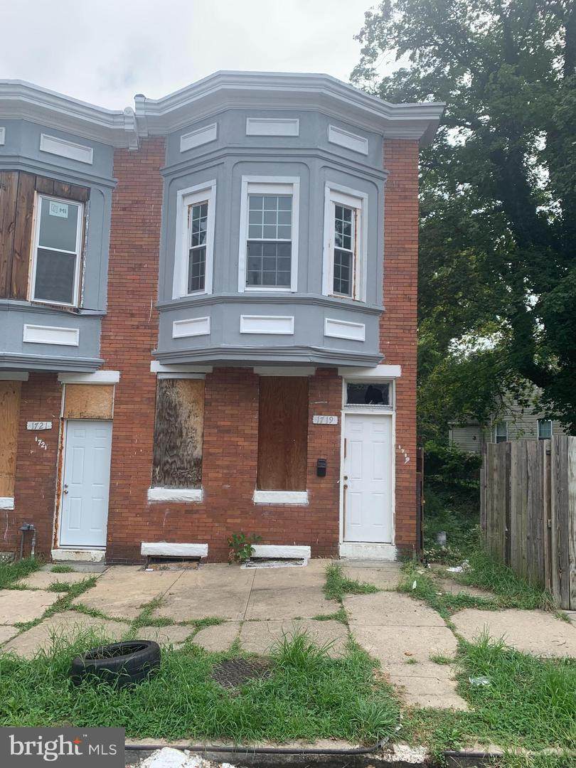 1719 Longwood Street - Photo 1