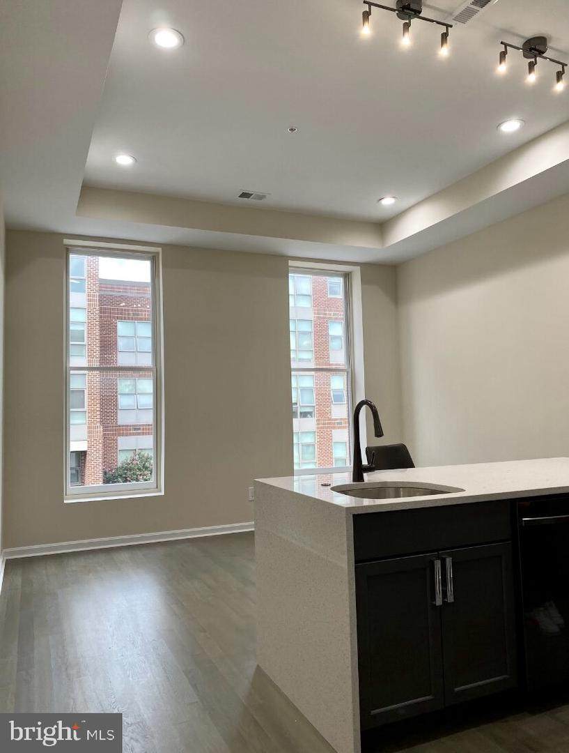 1015 Baltimore Street - Photo 1
