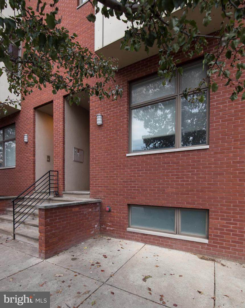 1527 Fairmount Avenue - Photo 1