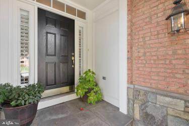 47623 Paulsen Square - Photo 1