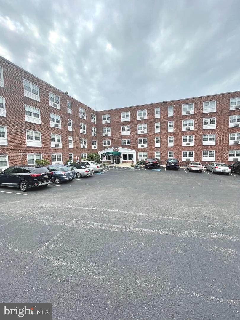 5720 Wissahickon Avenue - Photo 1