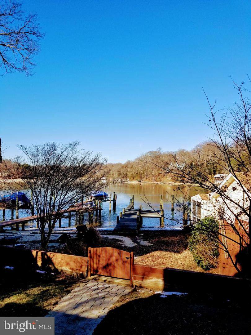 692 Riverside Drive - Photo 1
