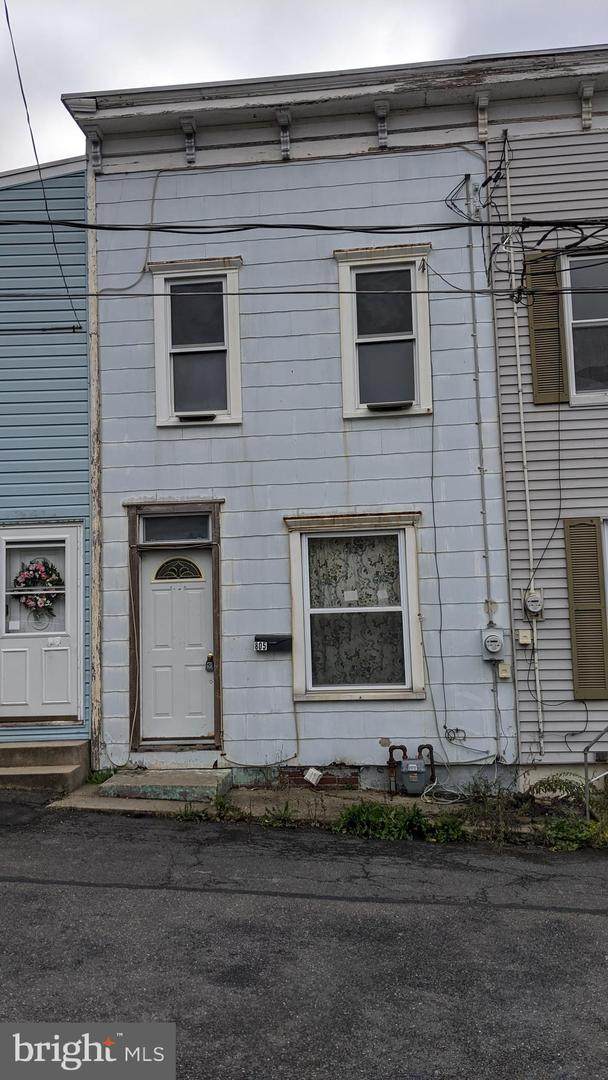 805 Vine Street - Photo 1
