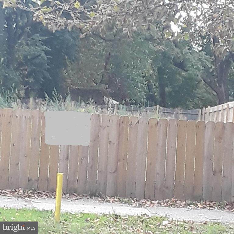 615 Greenwood Avenue - Photo 1