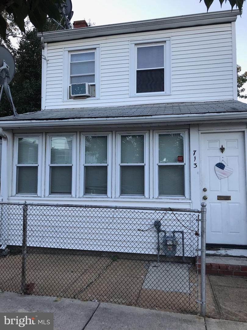 713 Warner Street - Photo 1