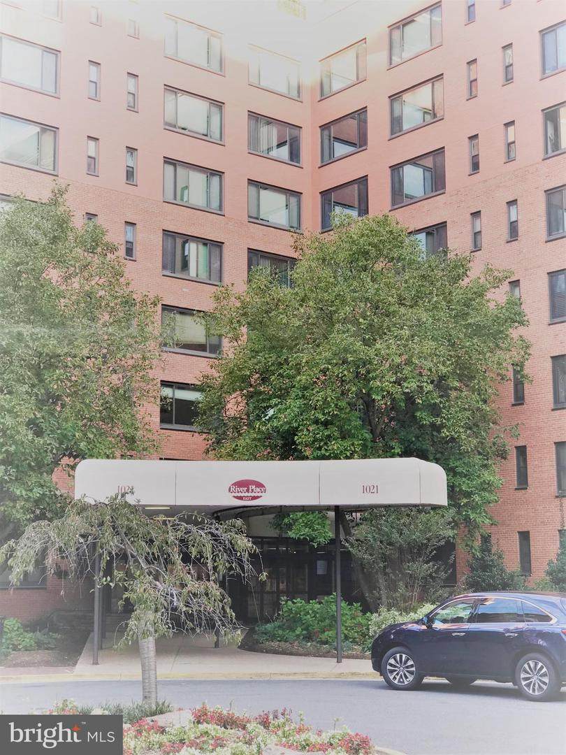 1021 Arlington Boulevard - Photo 1