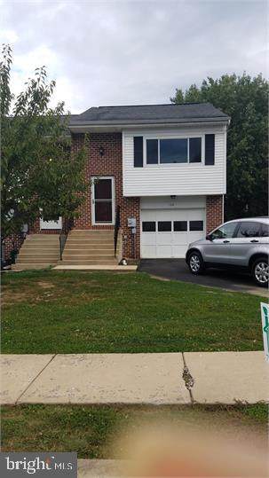 126 Pickwick Place - Photo 1