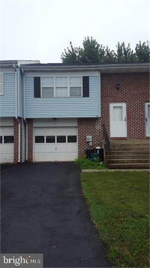 142 Pickwick Place - Photo 1
