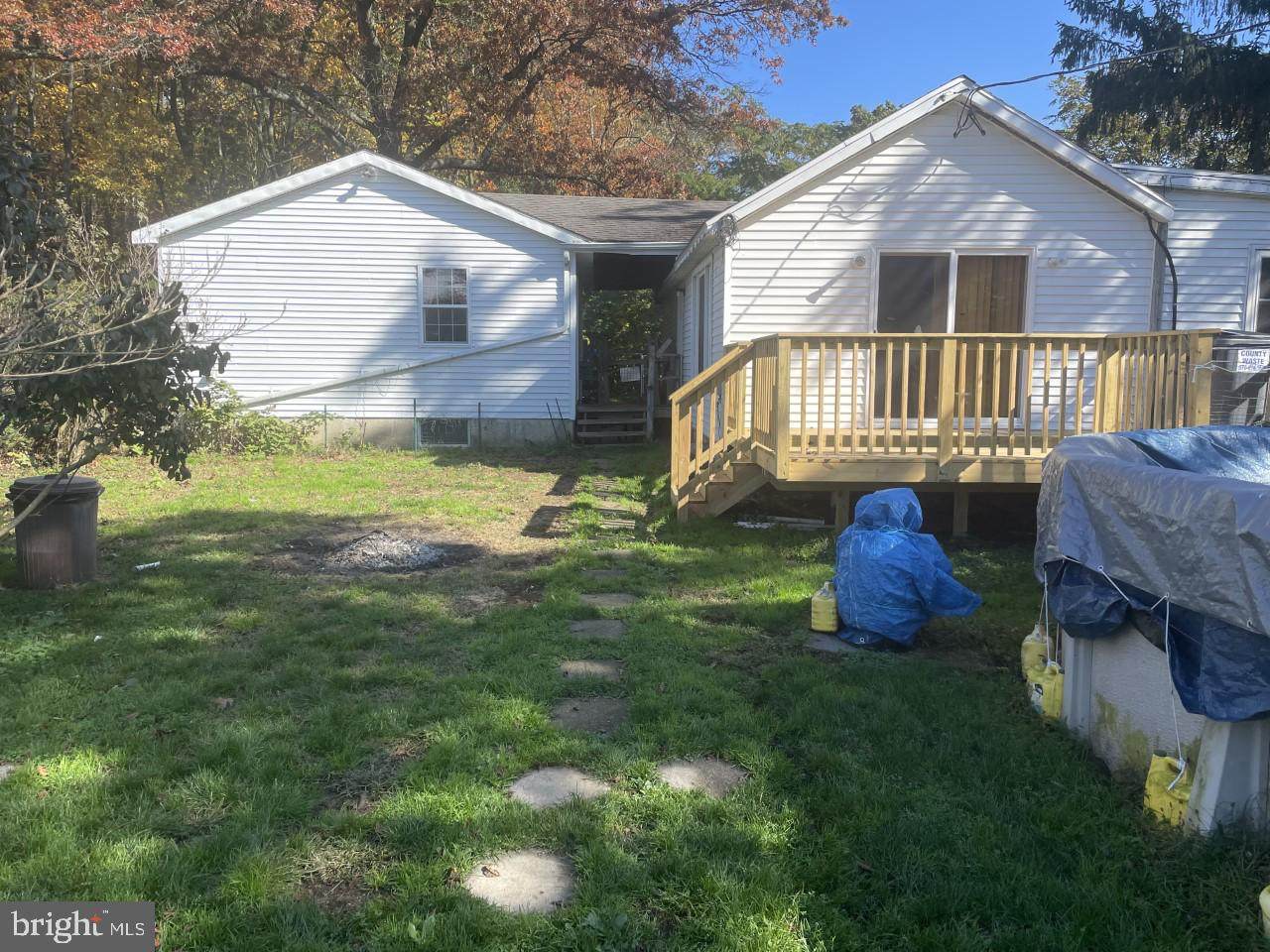 215 Line Street - Photo 1