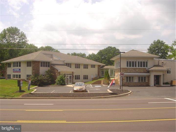 450 West End Boulevard - Photo 1