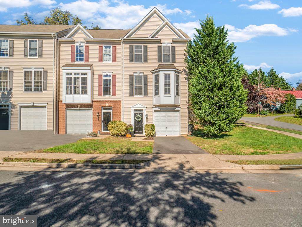 800 Fairview Village Court - Photo 1