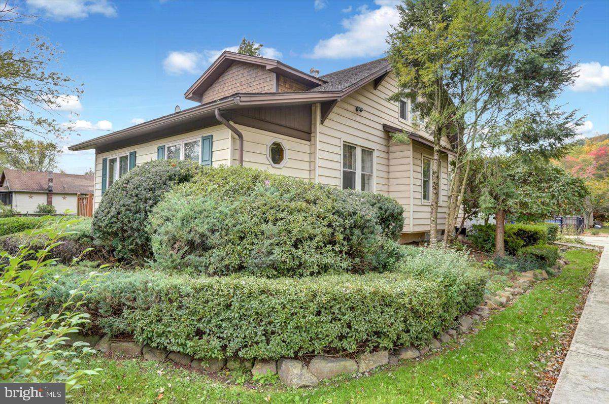 3624 Main - Photo 1