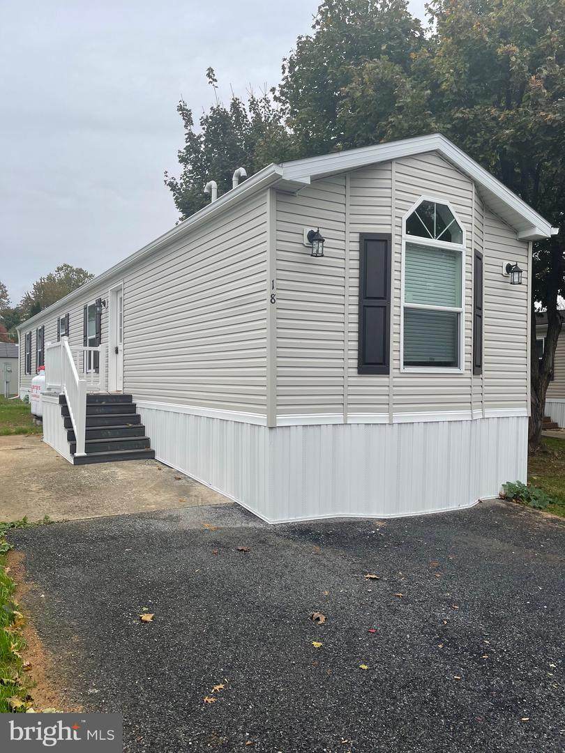 18 Jade Drive - Photo 1